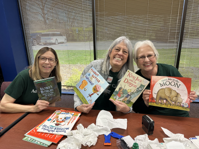 Advocate Cares Volunteers at Book'em in Nashville