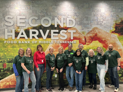 Advocate Cares Volunteers at Second Harvest Food Bank